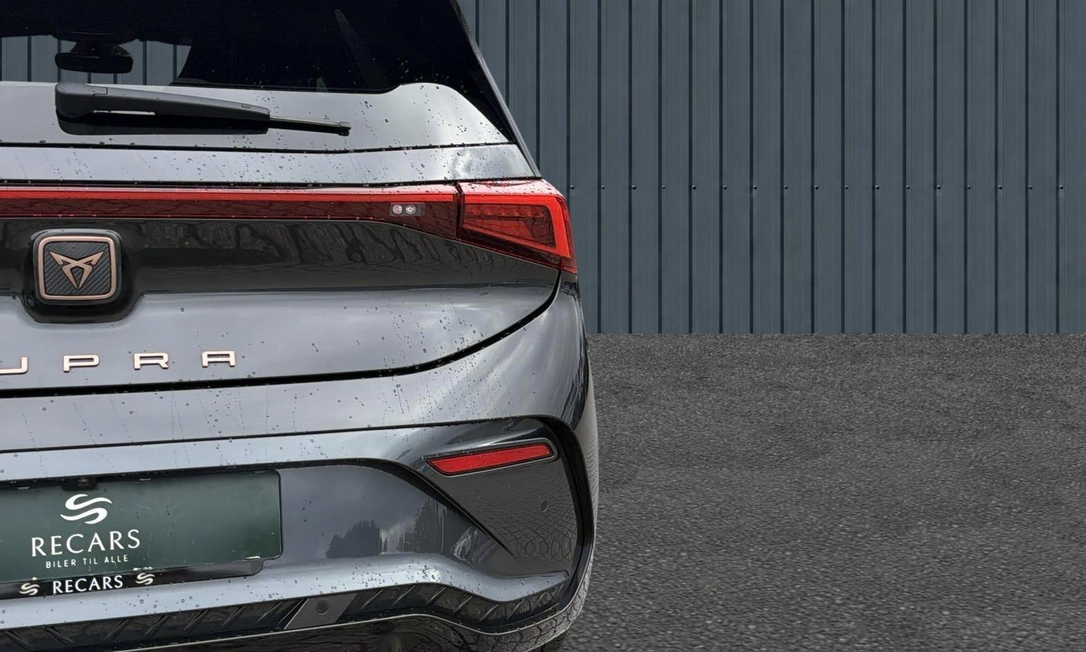 Grå Cupra Born fra 2023