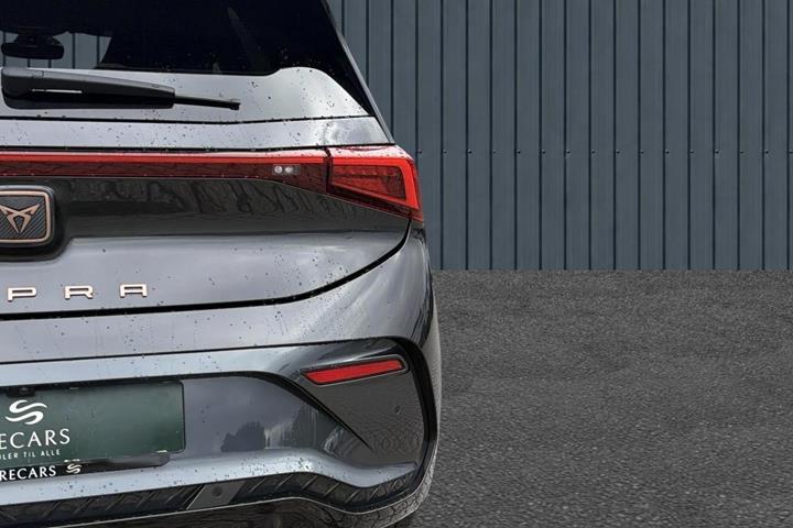 Grå Cupra Born fra 2023