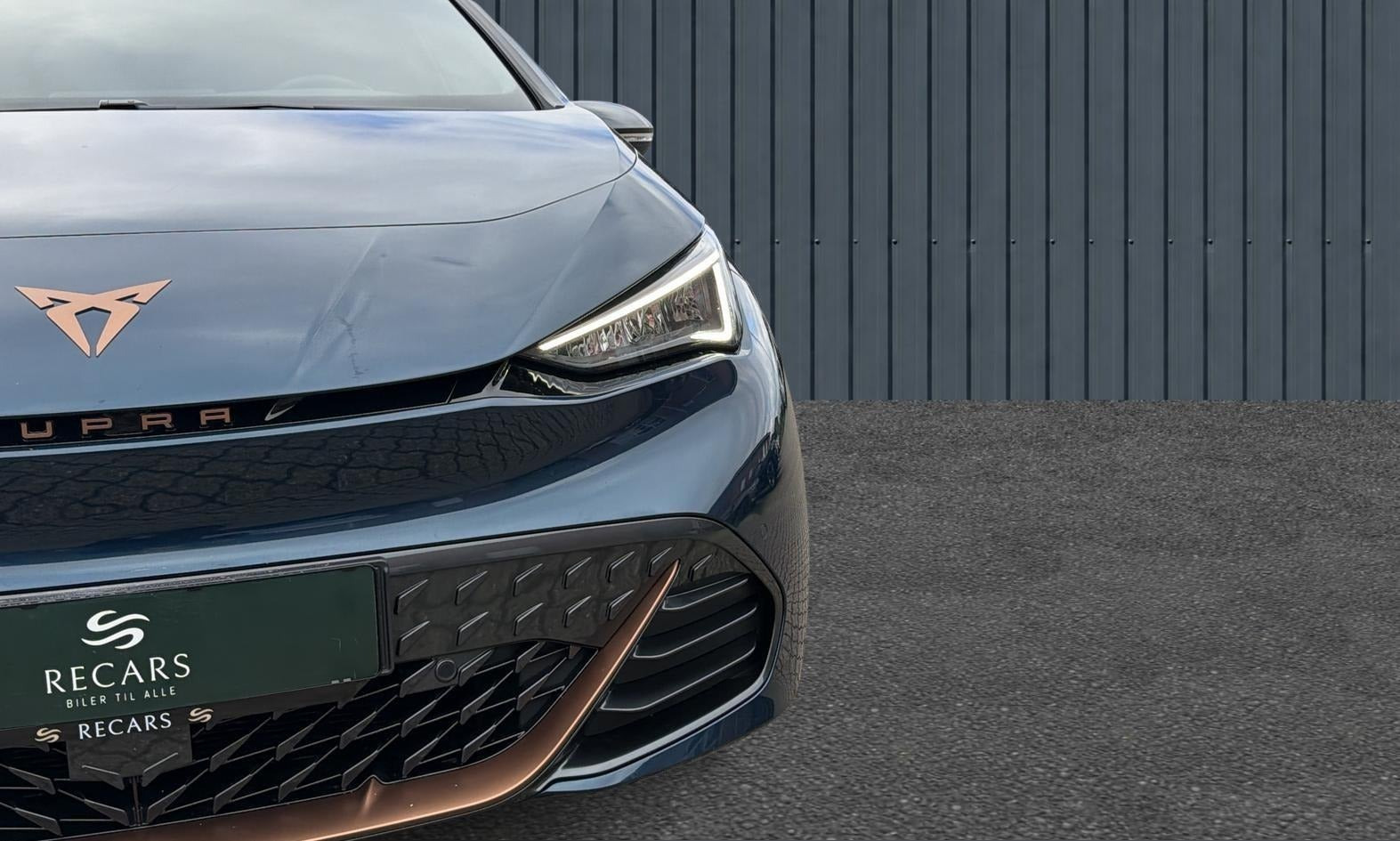 Blå Cupra Born fra 2023