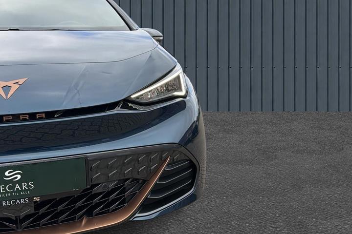 Blå Cupra Born fra 2023