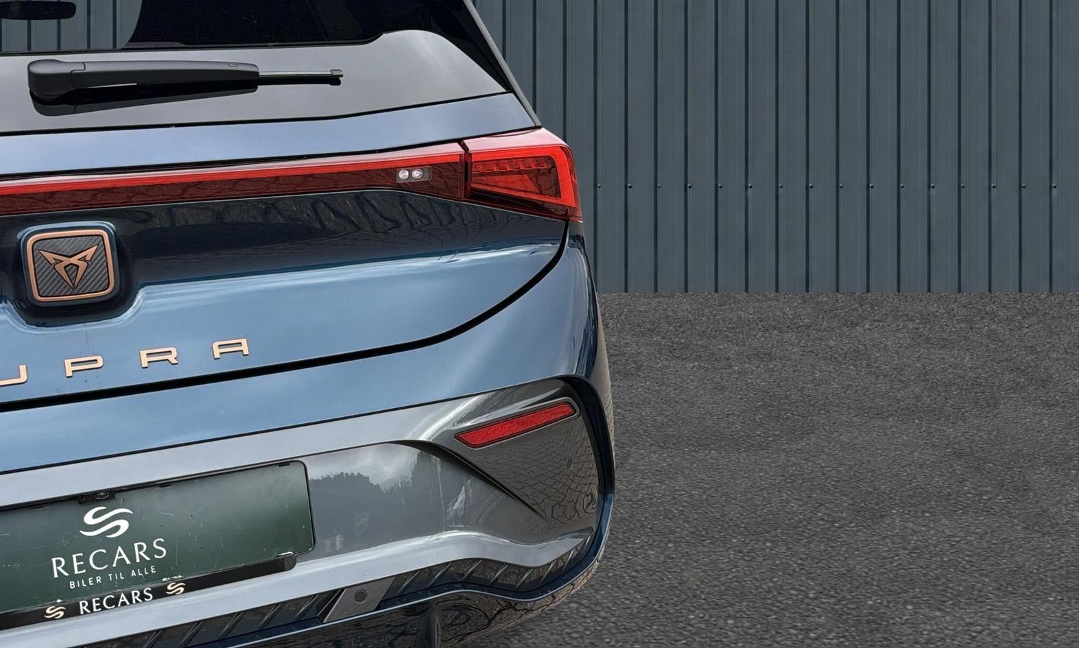Blå Cupra Born fra 2023