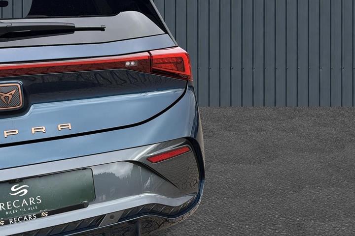 Blå Cupra Born fra 2023