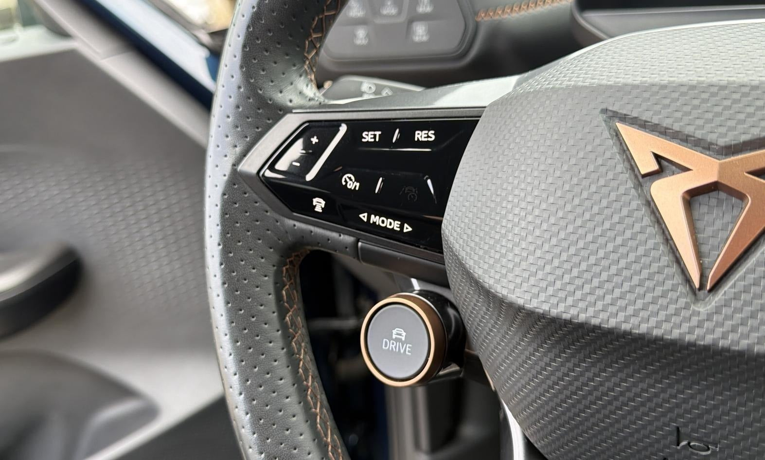 Blå Cupra Born fra 2023
