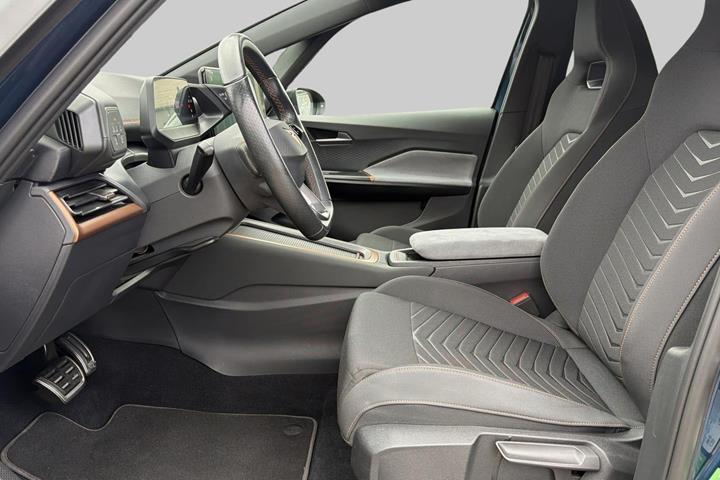Blå Cupra Born fra 2023