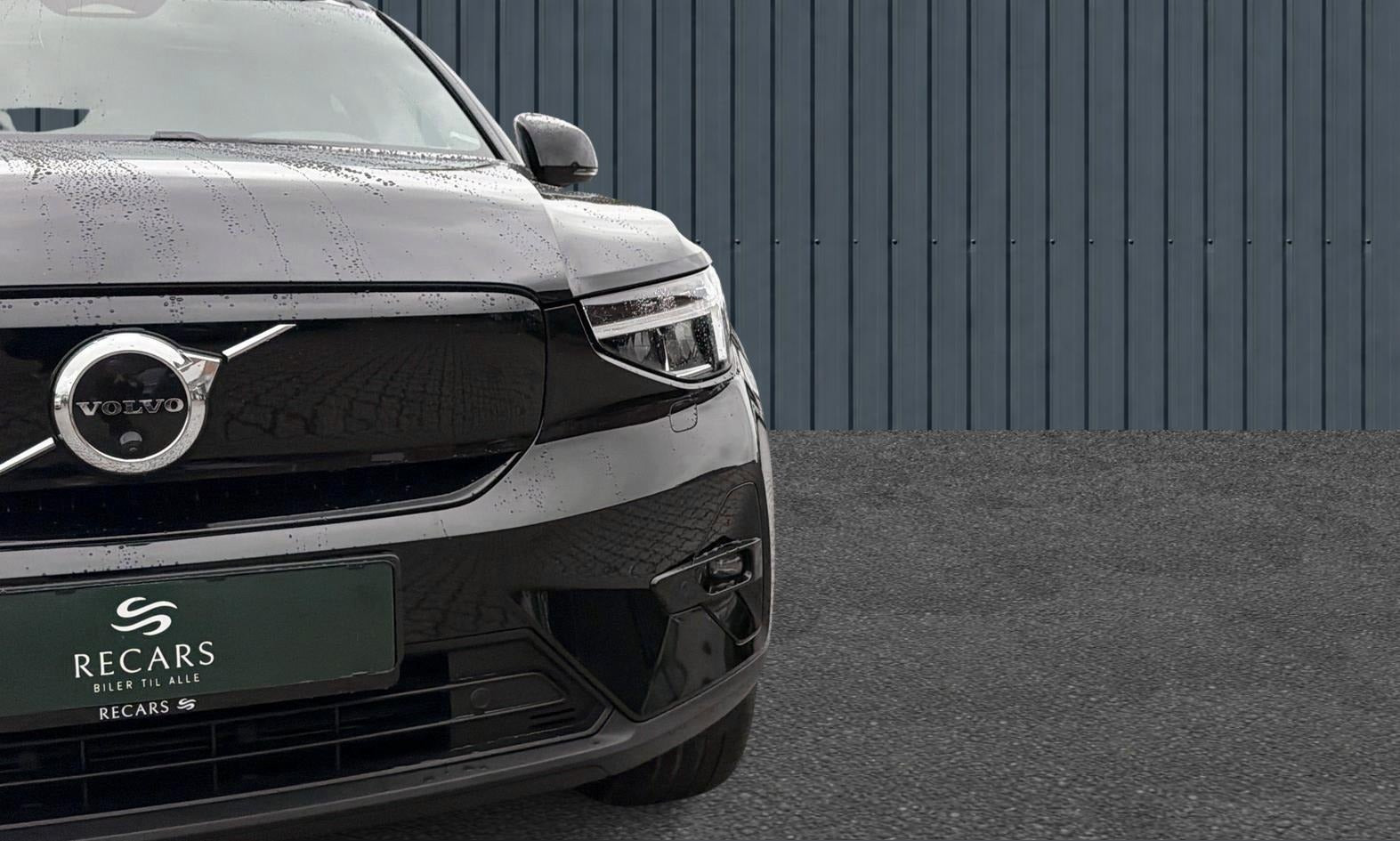 Sort Volvo XC40 fra 2023
