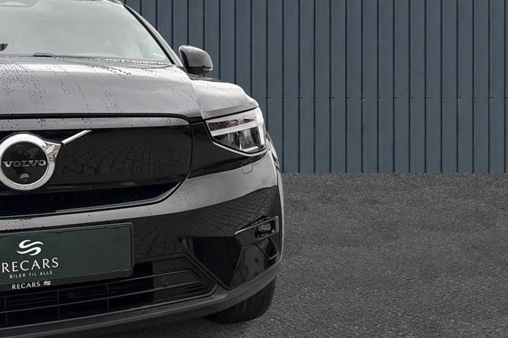 Sort Volvo XC40 fra 2023