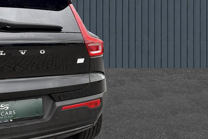 Sort Volvo XC40 fra 2023