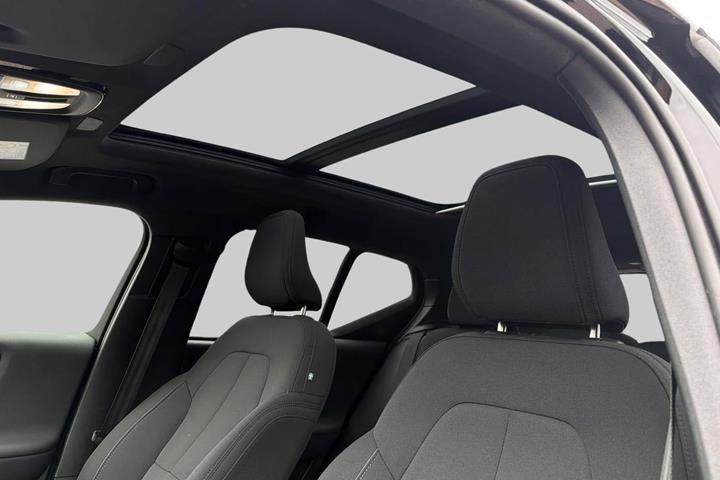 Sort Volvo XC40 fra 2023