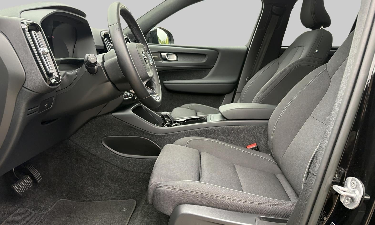 Sort Volvo XC40 fra 2023
