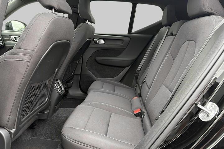 Sort Volvo XC40 fra 2023