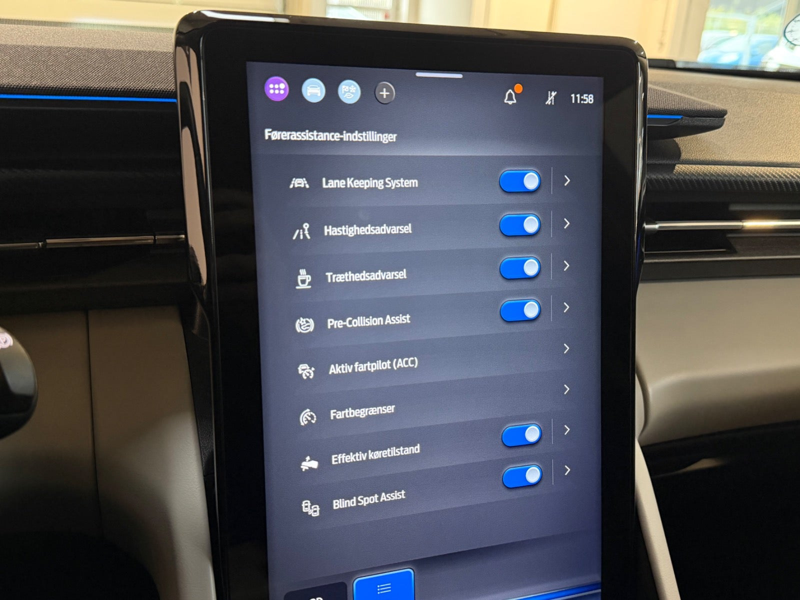 Sort Ford Explorer fra 2025