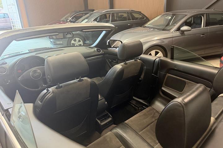 Sort Audi A4 fra 2004