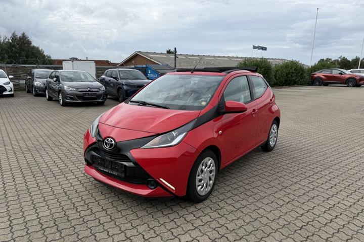 Rød Toyota Aygo fra 2015