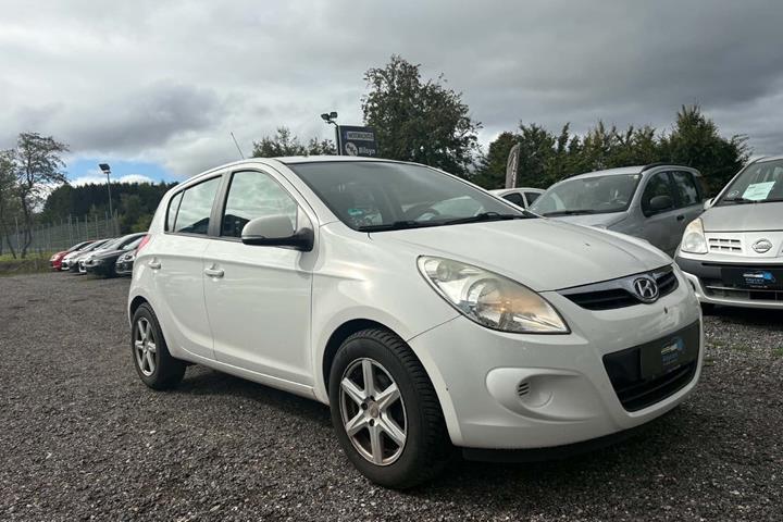 Hvid Hyundai i20 fra 2012