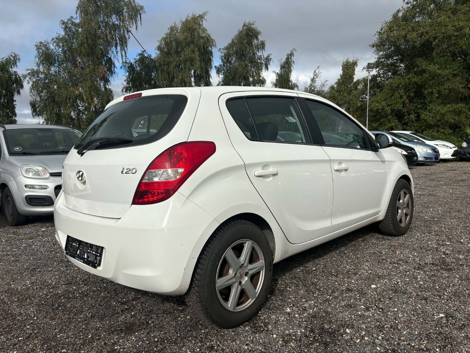 Hvid Hyundai i20 fra 2012