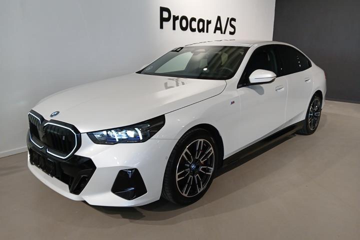 Hvid BMW i5 fra 2025