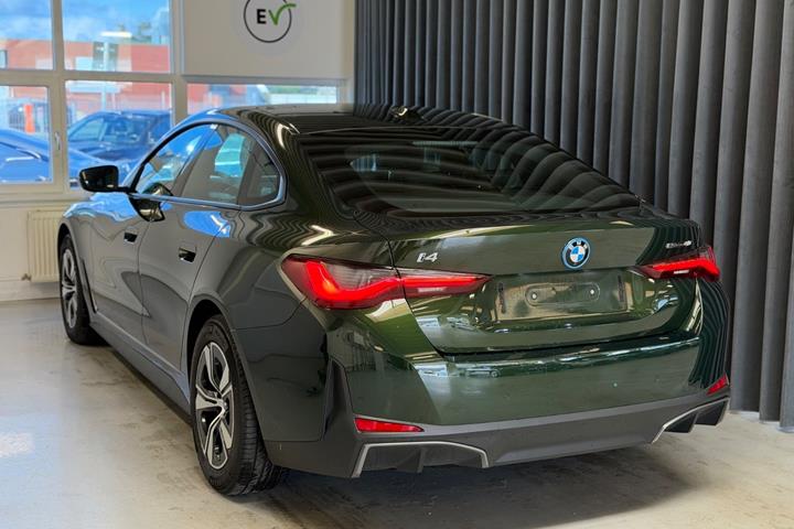 Grøn BMW i4 fra 2022