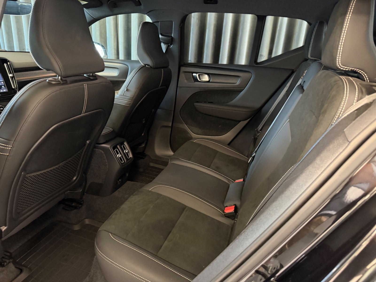 Sort Volvo XC40 fra 2022
