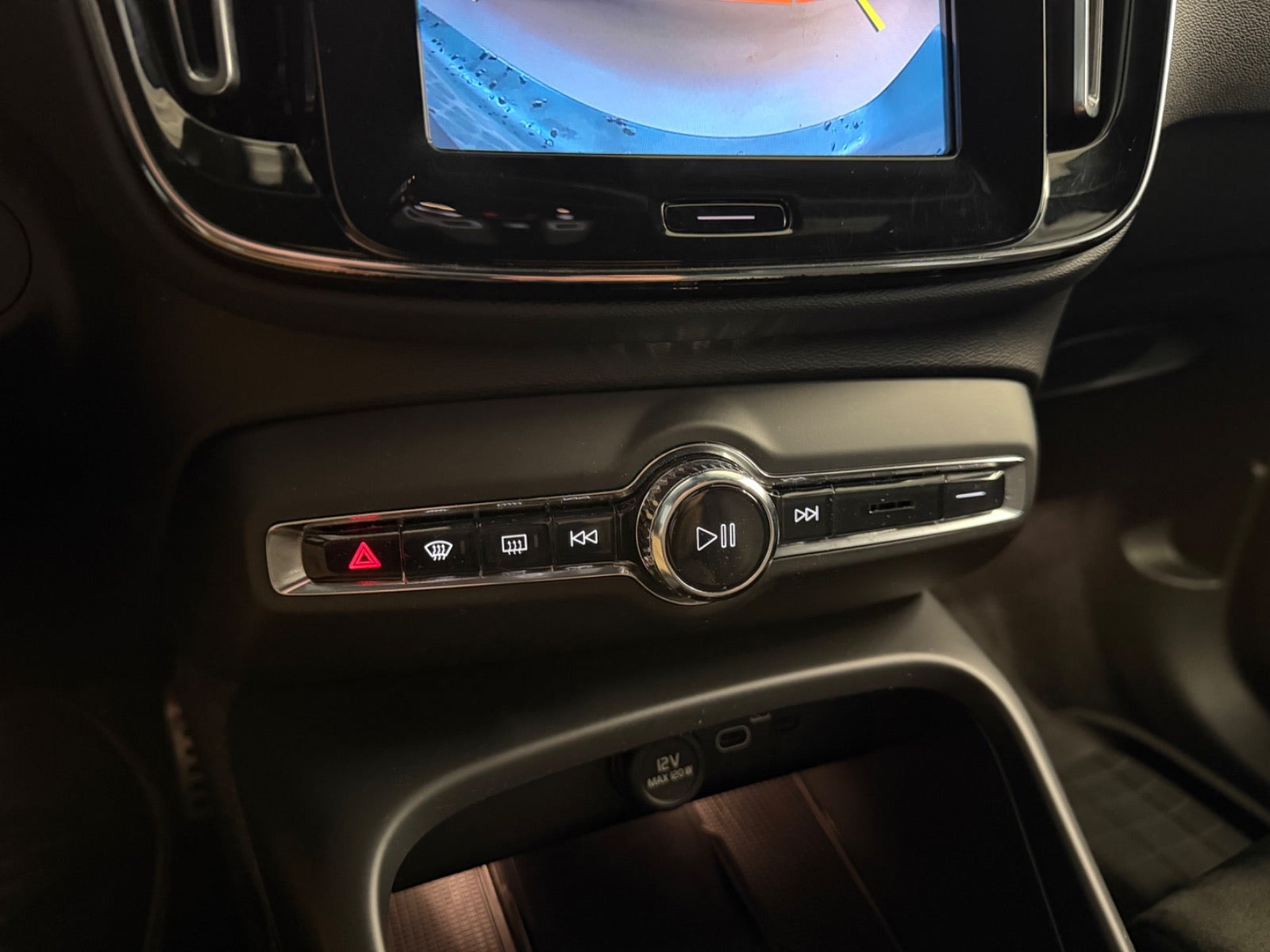 Sort Volvo XC40 fra 2022