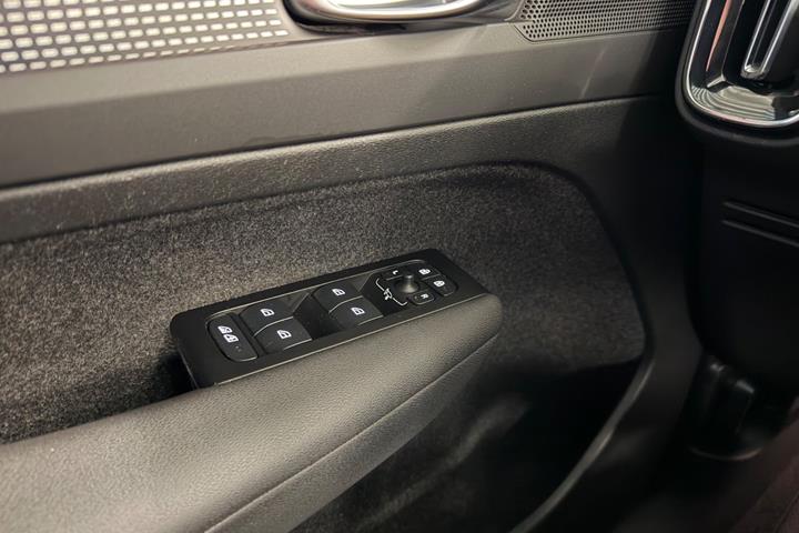 Sort Volvo XC40 fra 2022