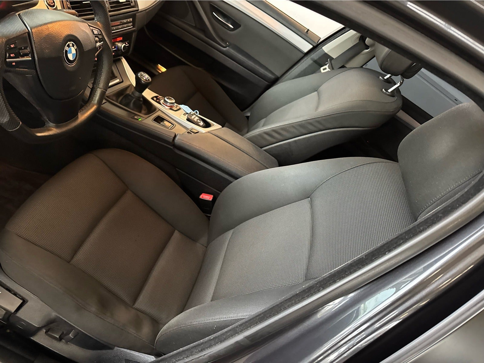 Sort BMW 520d fra 2011