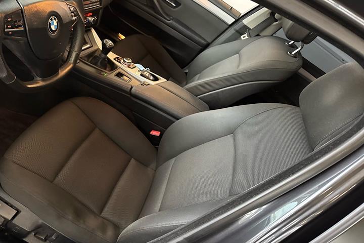 Sort BMW 520d fra 2011