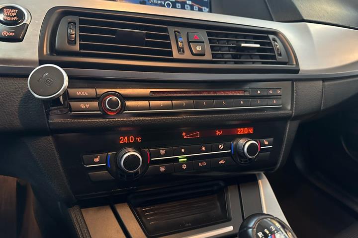 Sort BMW 520d fra 2011
