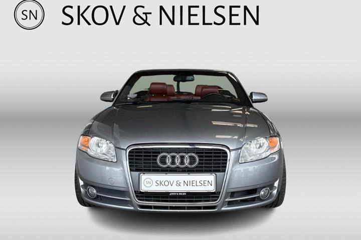 Grå Audi A4 fra 2007