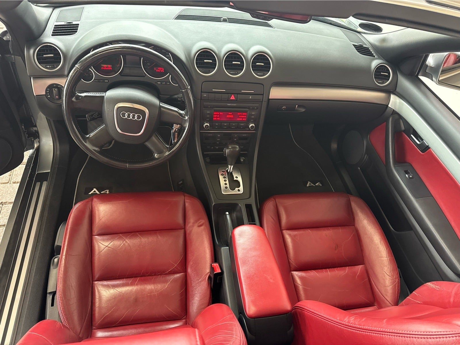 Grå Audi A4 fra 2007
