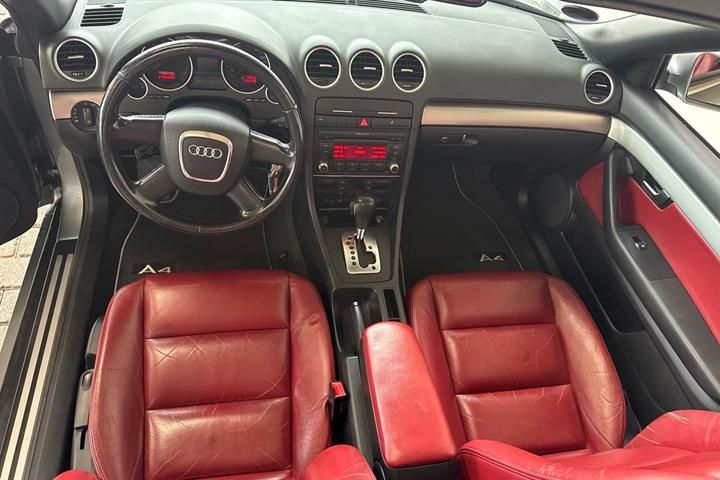 Grå Audi A4 fra 2007