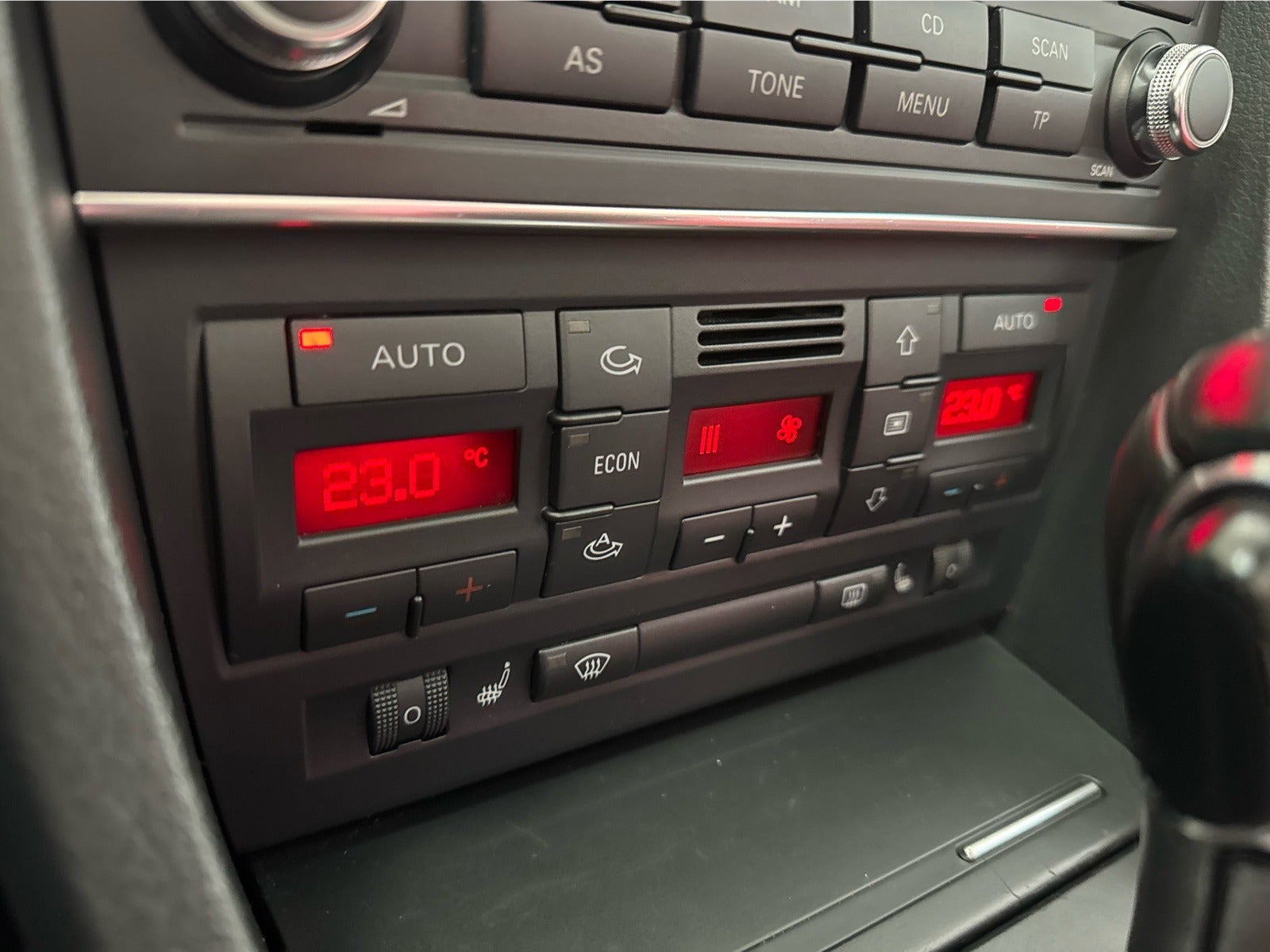 Grå Audi A4 fra 2007