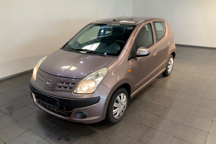 Gul Nissan Pixo fra 2010