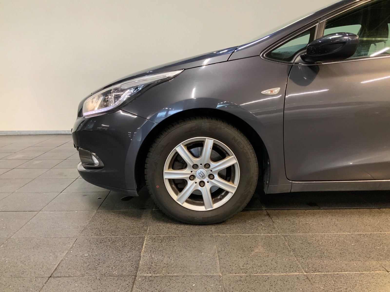 Grå Kia Ceed fra 2015