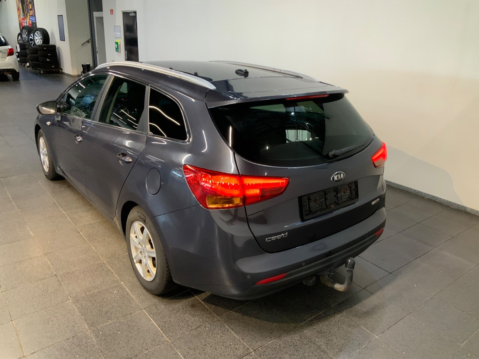 Grå Kia Ceed fra 2015
