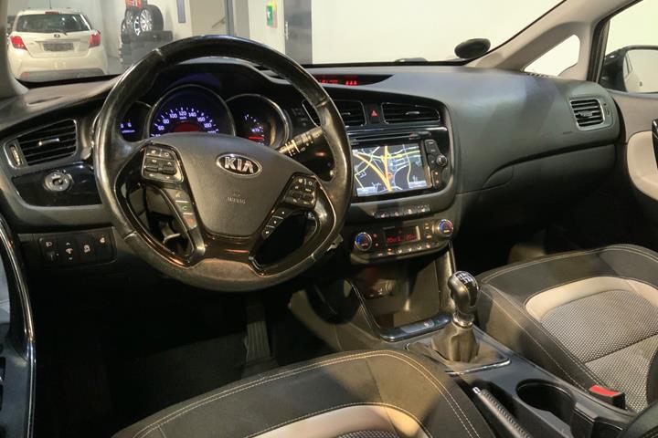 Grå Kia Ceed fra 2015