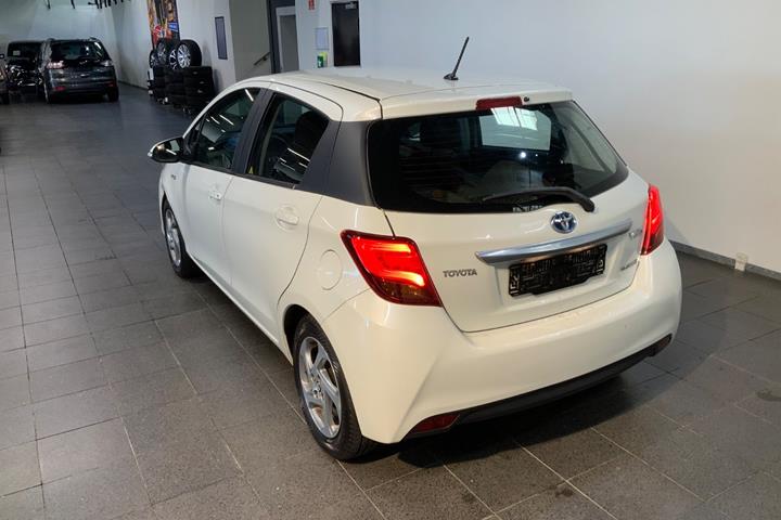 Hvid Toyota Yaris fra 2014