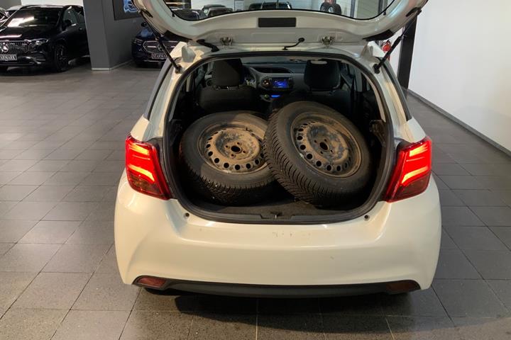 Hvid Toyota Yaris fra 2014