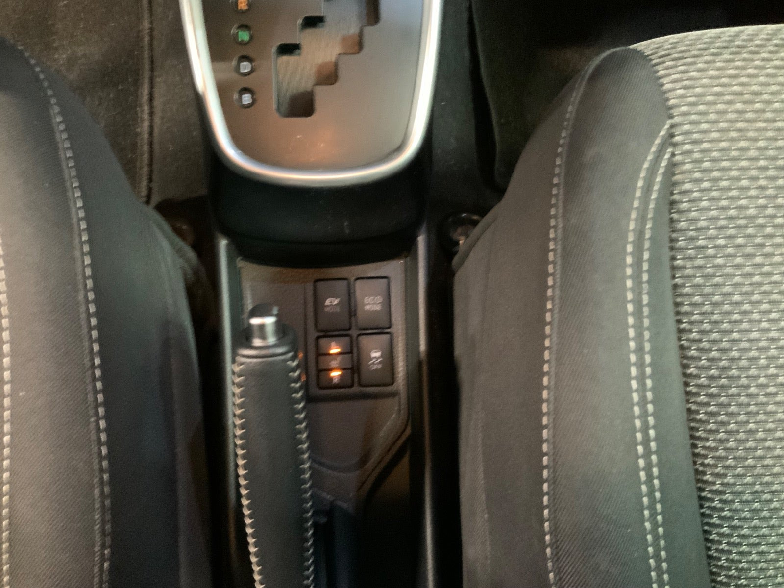Hvid Toyota Yaris fra 2014