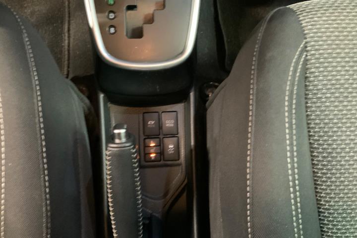 Hvid Toyota Yaris fra 2014
