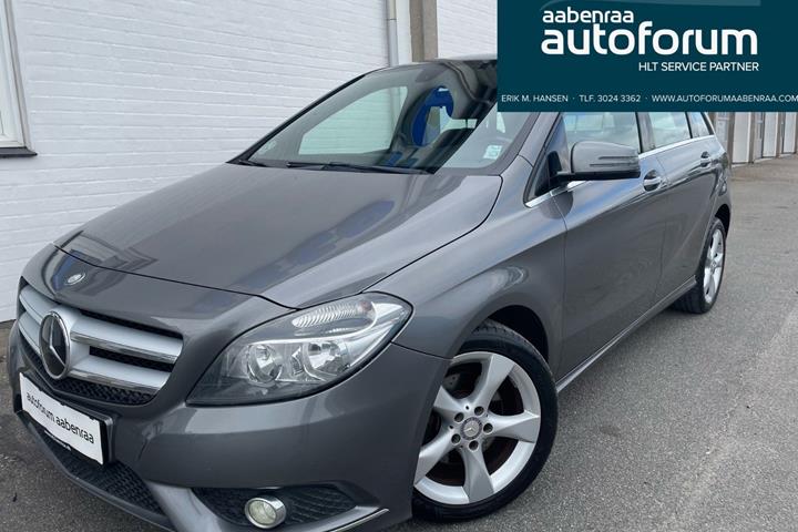 Grå Mercedes B180 fra 2014
