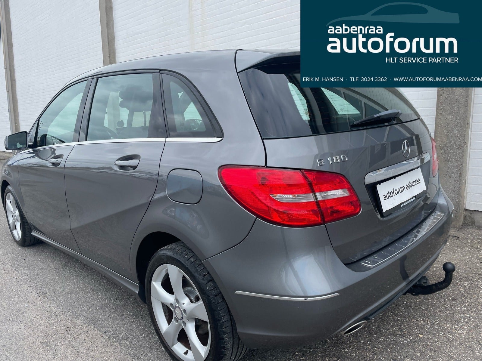 Grå Mercedes B180 fra 2014