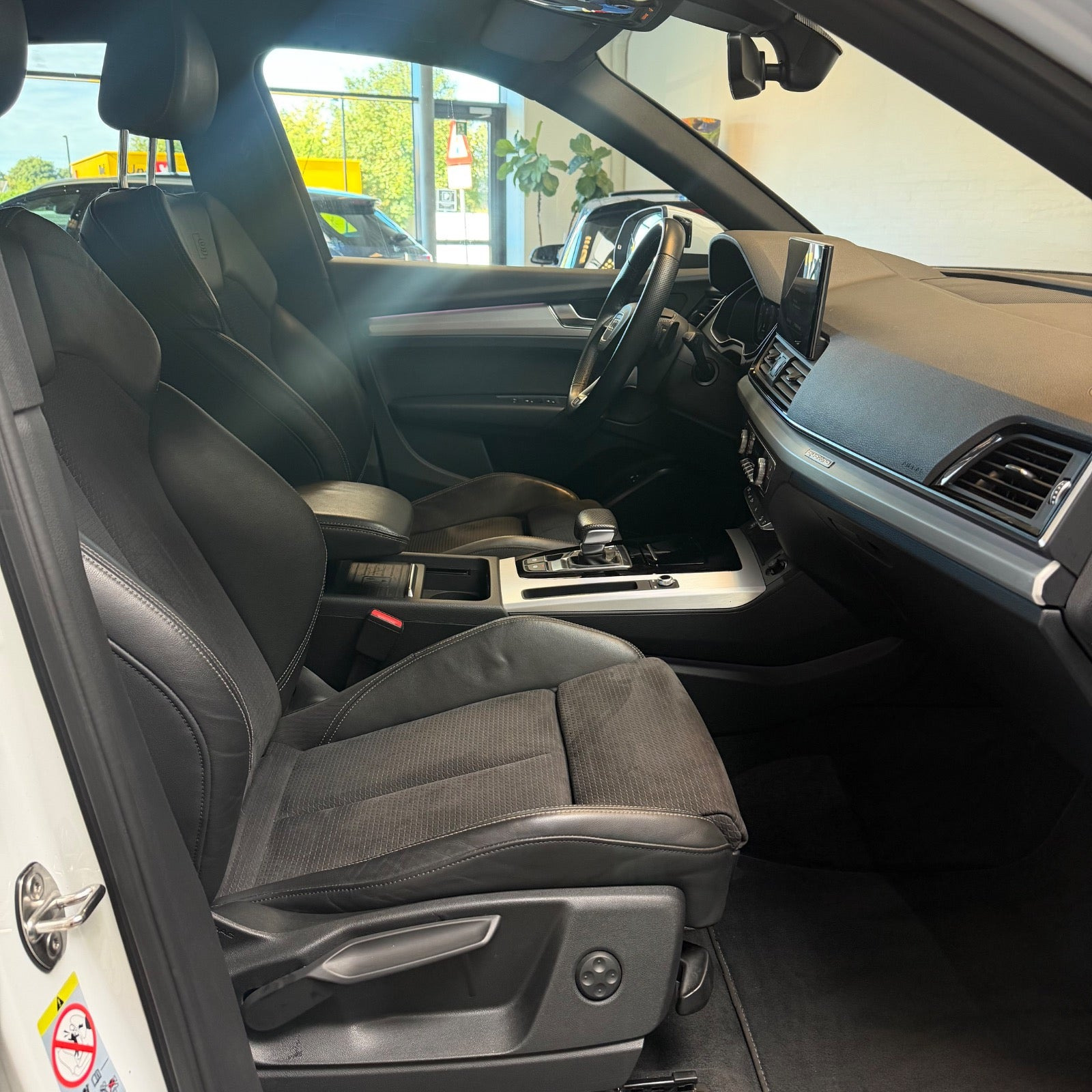 Hvid Audi Q5 fra 2021