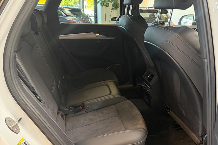Hvid Audi Q5 fra 2021