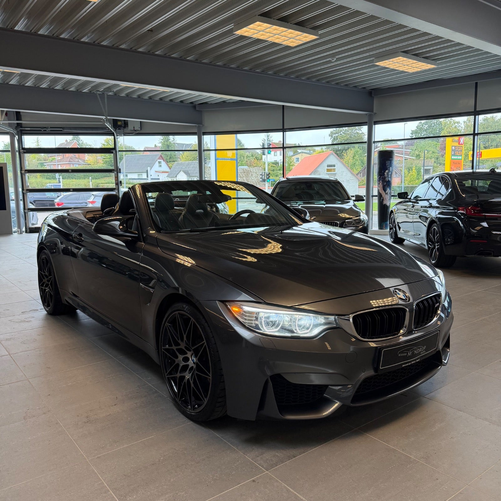 Grå BMW M4 fra 2015