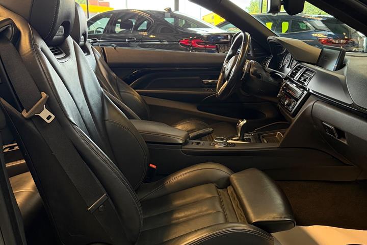 Grå BMW M4 fra 2015