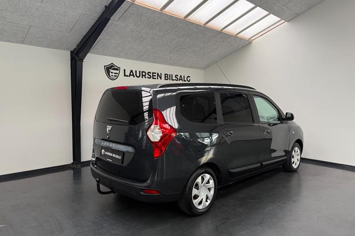Grå Dacia Lodgy fra 2014