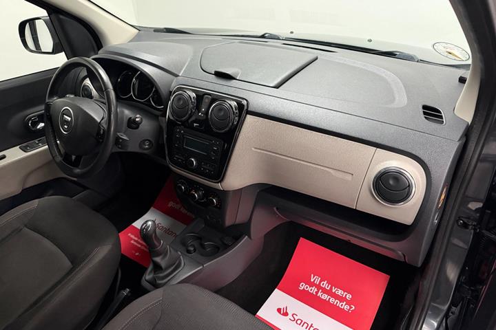 Grå Dacia Lodgy fra 2014