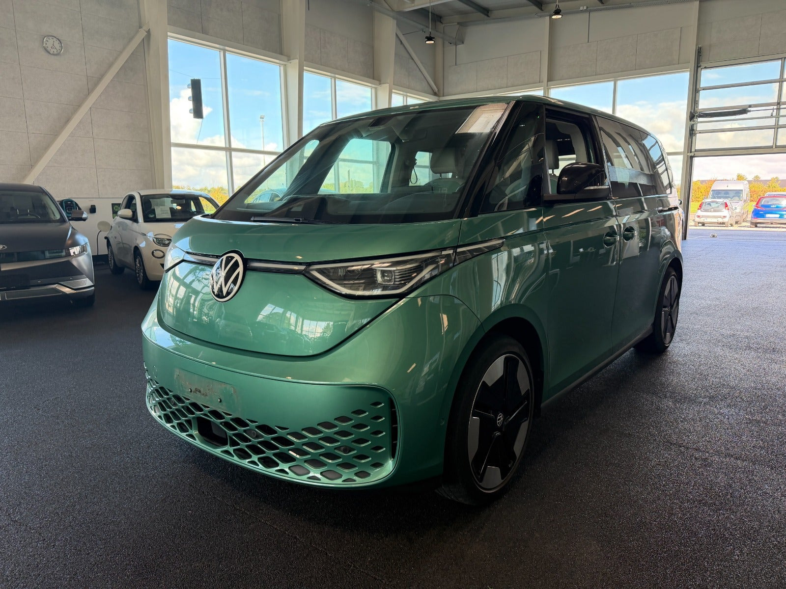 VW ID.Buzz 77 Style 75 Years Edition SWB