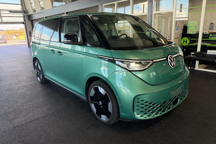 Grøn VW ID.Buzz fra 2024