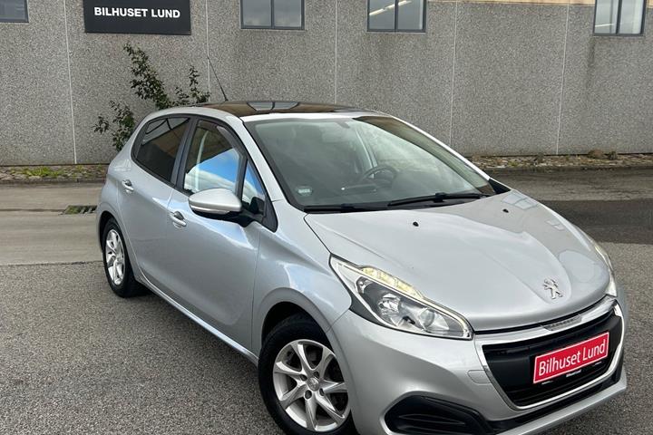 Sølv Peugeot 208 fra 2016